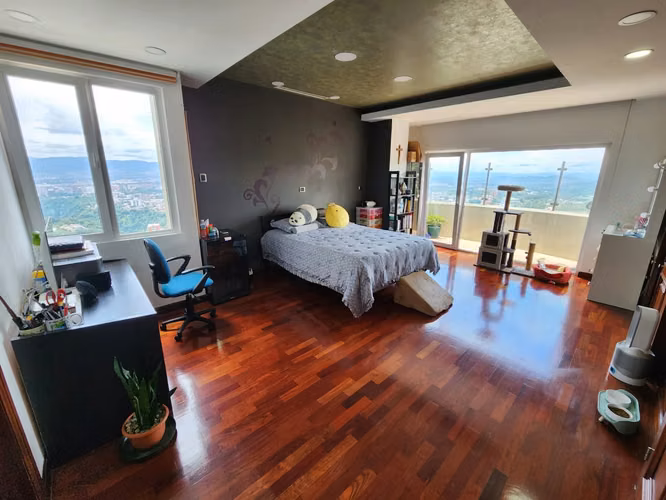Penthouse de dos niveles en venta con balcones y pérgola en KM.9.5 CAES