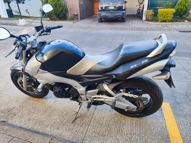 Suzuki GSR 600 2008