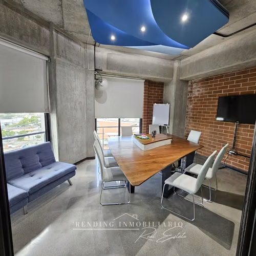 Oficina en venta zona 4 edificio Cuatro 36 de 145 m² + 6 parqueos (Rentada)