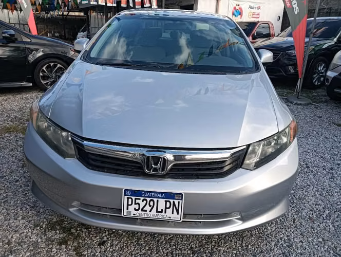 Vendo precioso y económico honda civic 2012