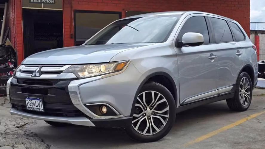 MITSUBISHI OUTLANDER 2016