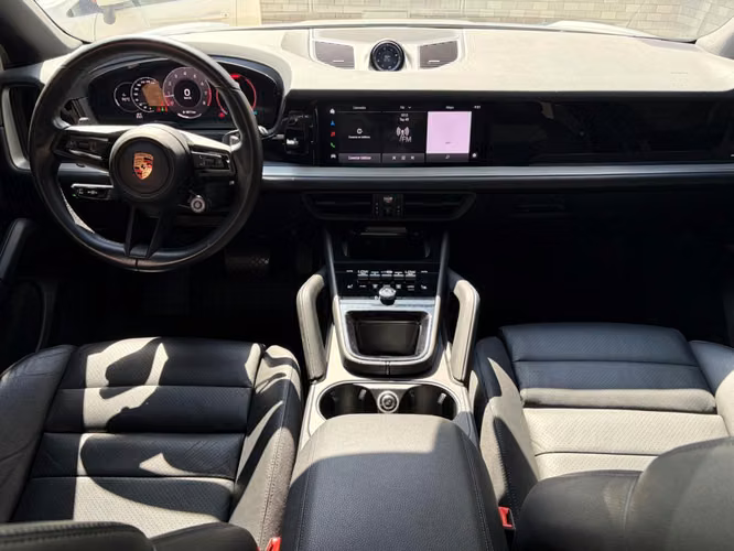 Porsche Cayenne de Agencia Modelo 2024