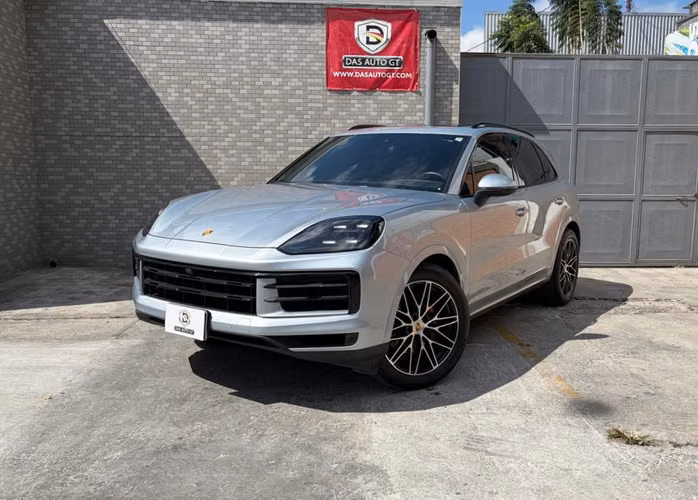 Porsche Cayenne de Agencia Modelo 2024