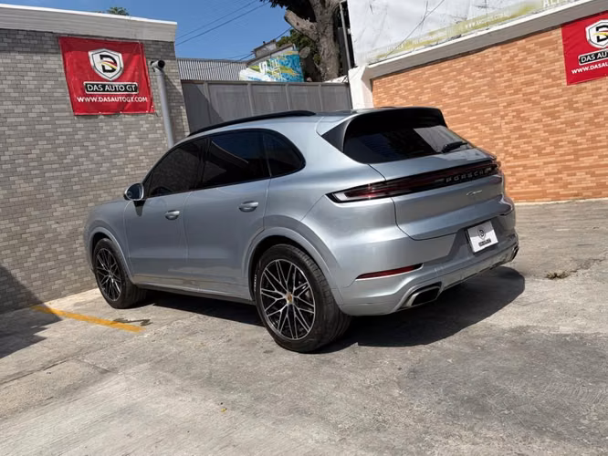 Porsche Cayenne de Agencia Modelo 2024