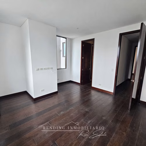 Apartamento en renta zona 14 edificio Echo de 2 habitaciones + 2 parqueos