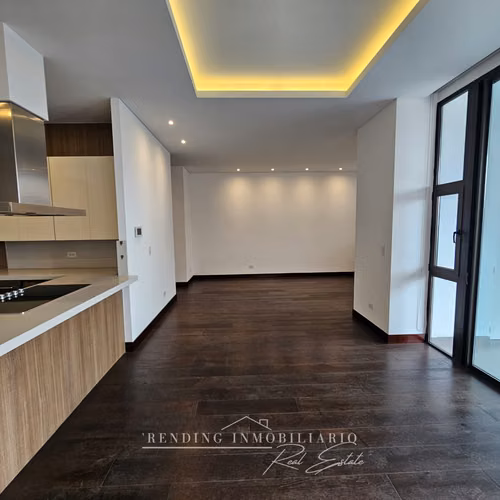 Apartamento en renta zona 14 edificio Echo de 2 habitaciones + 2 parqueos
