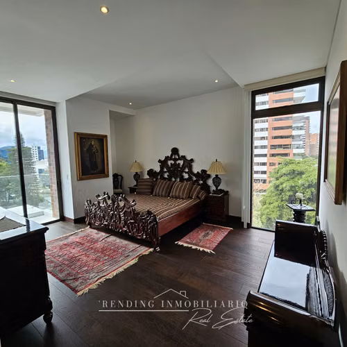 Apartamento en renta zona 14 amueblado edificio Echo 3 habitaciones + 3 parqueos
