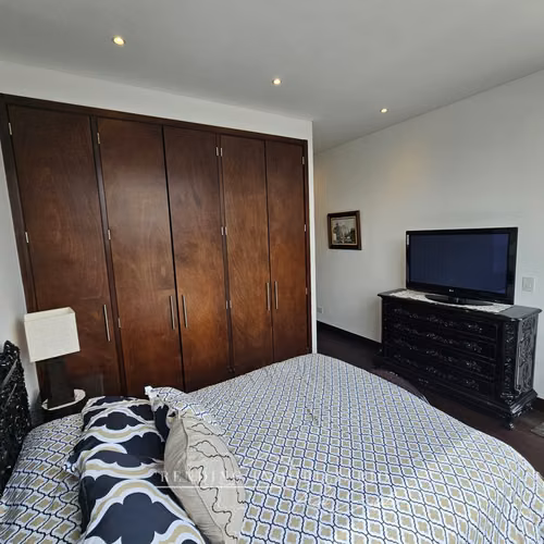 Apartamento en renta zona 14 amueblado edificio Echo 3 habitaciones + 3 parqueos