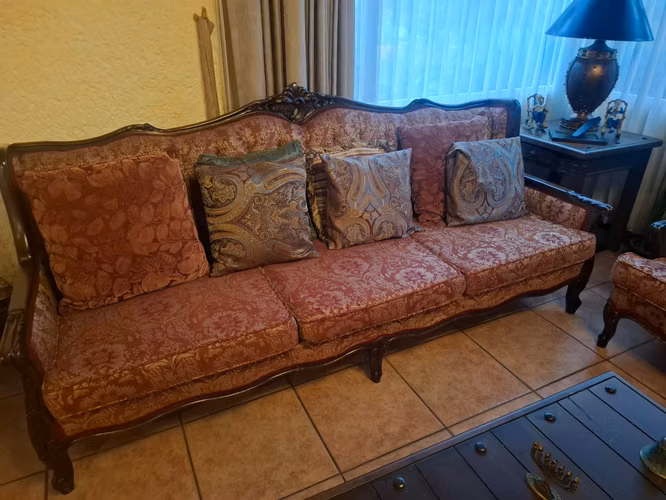 Vendo Amueblado de Sala Vintage Luis XV   por San Lucas Sacatepéquez