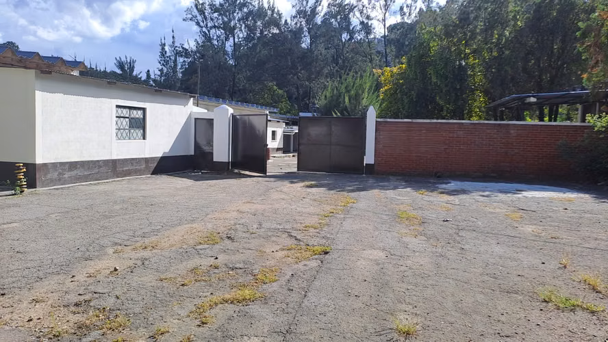 LARGE PROPERTY IN RENT IN SAN CRISTOBAL IDEAL FOR WORKSHOP OR OFFICES
