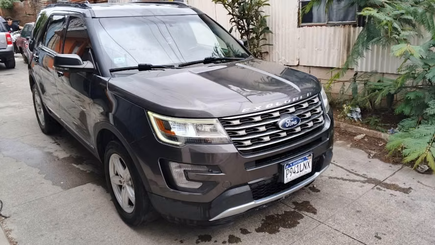 Ford Explorer 2017 4x4 VENDO o cambio
