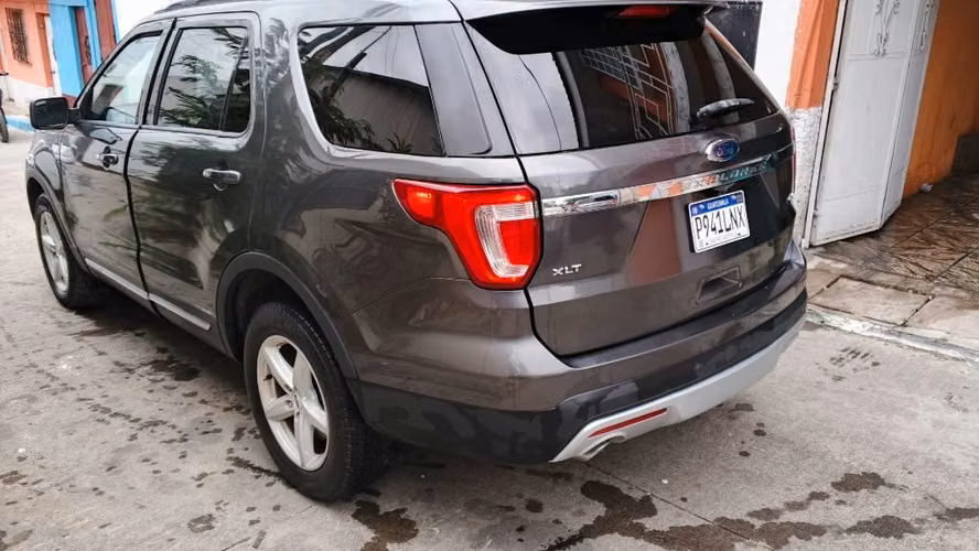 Ford Explorer 2017 4x4 VENDO o cambio - Imagen 2