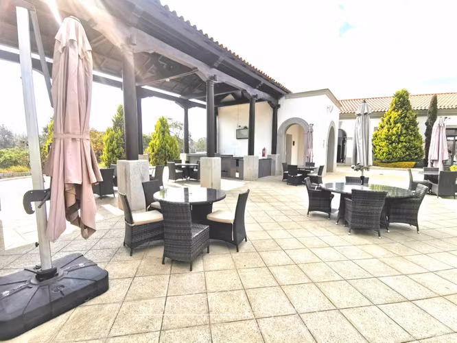 Apartamento amueblado en renta zona 16 edificio Belesa de Cayalá de 2 habitaciones + 2 parqueos