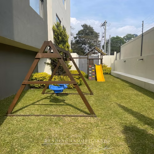 Apartamento amueblado en renta zona 10 edificio Verona de 2 habitaciones + 2 parqueos