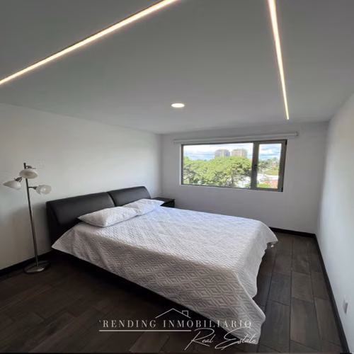 Apartamento amueblado en renta zona 10 edificio Verona de 2 habitaciones + 2 parqueos
