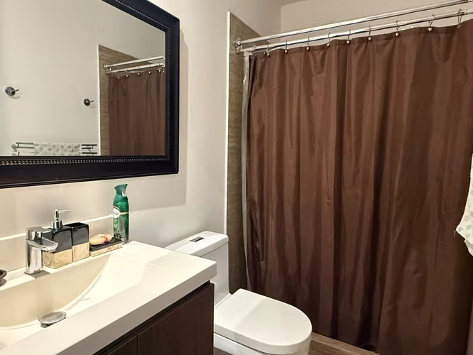 Apartamento en Venta de 3 Dormitorios en zona 10 - Imagen 4