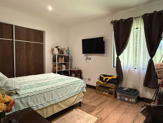 Apartamento en Venta de 3 Dormitorios en zona 10 - Imagen 2