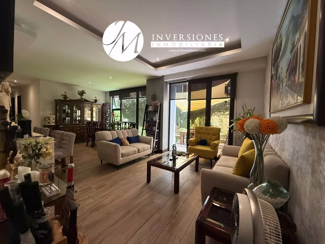 Apartamento en Venta de 3 Dormitorios en zona 10