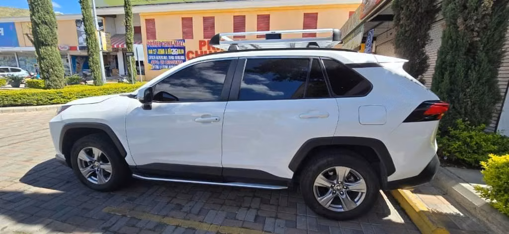Vendo linda Toyota Rav4 4x4 2022 full equiada