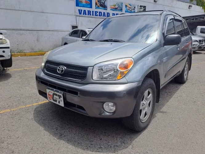 Toyota Rav 2004 Automática 4x4 de las meras Buenas - Imagen 5