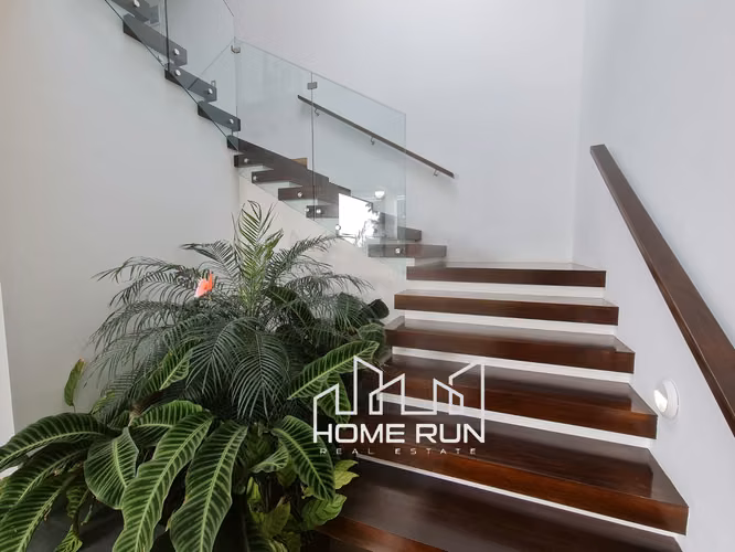 VENTA DE CASA EN SANTA CATARINA PINULA, BELLA Y MODERNA A 8 MINUTOS DE PRADERA ZONA 10 - Imagen 8