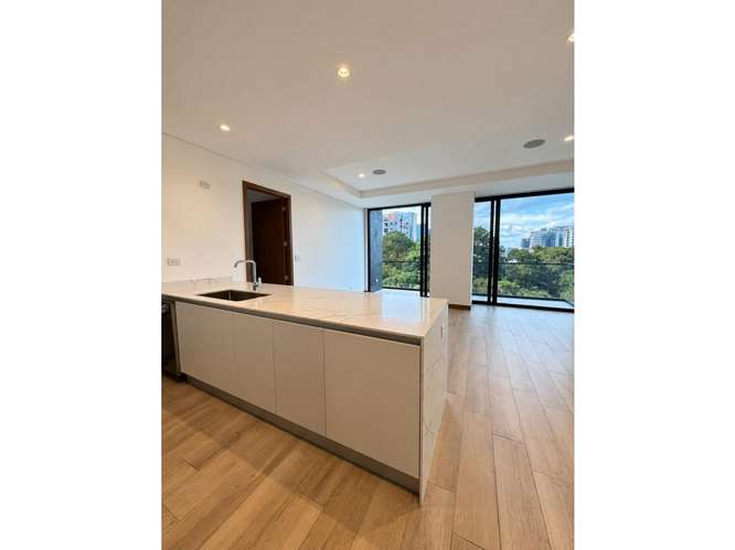 Apartamento en Renta Zona 10 - Imagen 2