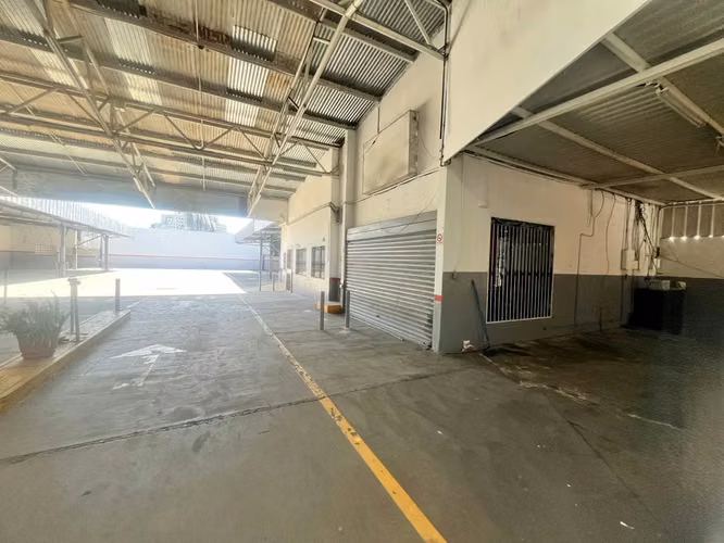 RENTO AMPLIA PROPIEDAD EN ZONA 4 EXCELETE UBICACIO IDEAL PARA SUPERMERCADO O BODEGA