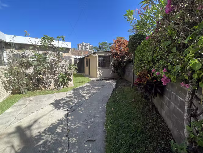 Propiedad en venta en avenida principal, zona 11 col. Mariscal Loma Linda - Imagen 2