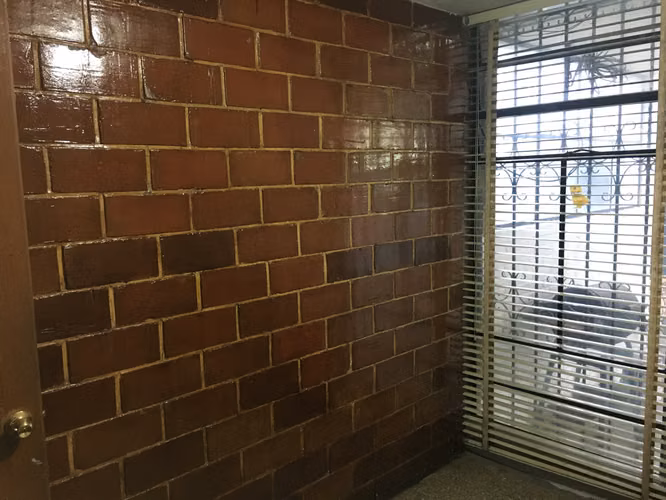 Propiedad en venta en avenida principal, zona 11 col. Mariscal Loma Linda