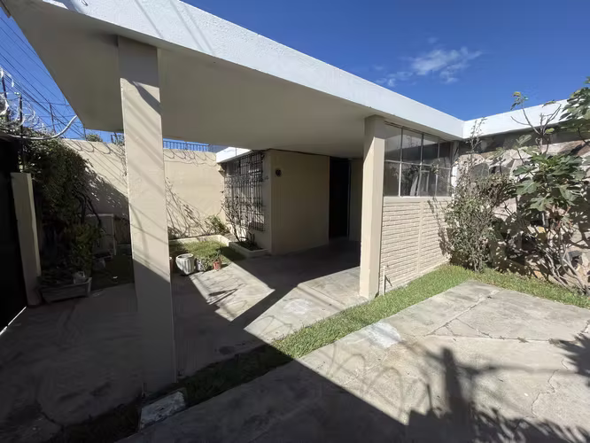 Propiedad en venta en avenida principal, zona 11 col. Mariscal Loma Linda - Imagen 3