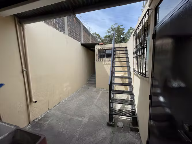 Propiedad en venta en avenida principal, zona 11 col. Mariscal Loma Linda - Imagen 9