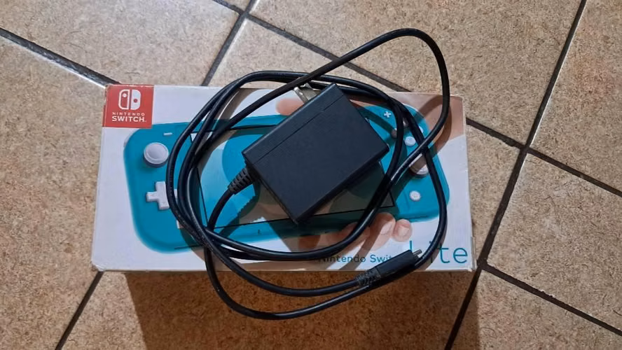 Nintendo Switch lite - Precio negociable - Imagen 4