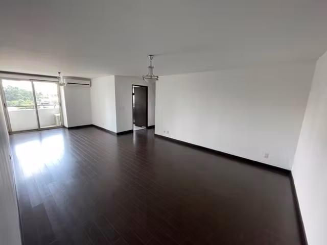 Rento apartamento en Zona 14 EDIFICIO CON PISCINA, GYM Y AREAS VERDES - Imagen 11