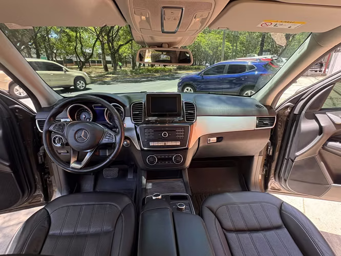 Mercedes Benz GLE 250D año 2017 de agencia