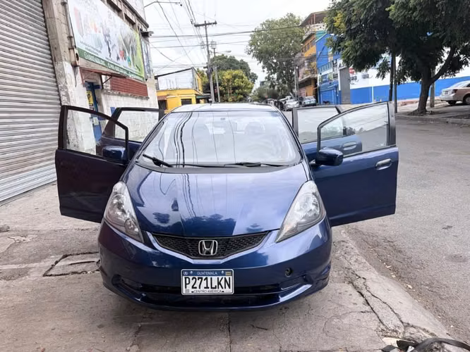 Vendo honda fit modelo 2014 automático - Imagen 2