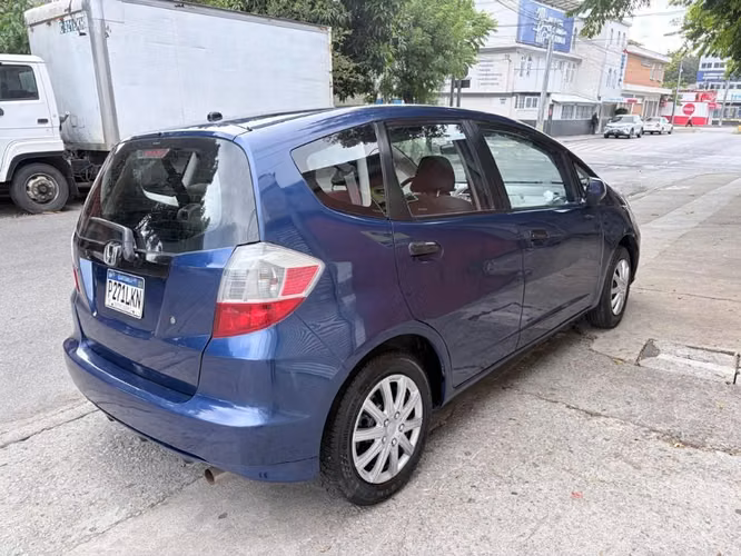 Vendo honda fit modelo 2014 automático - Imagen 3