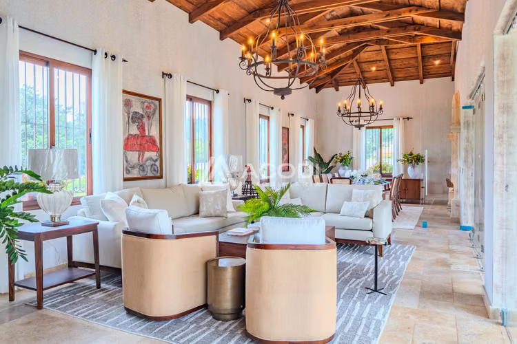 Casa de un nivel amueblada en Antigua Guatemala - Imagen 2