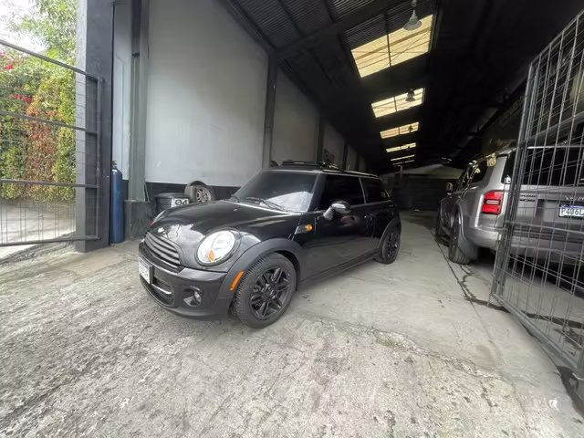 Mini Cooper (R56) All Black 2012 - Imagen 2