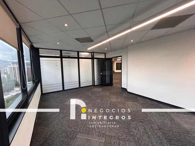 ALQUILO OFICINA 267 M2 EN ZONA 10, CON A/C - Miniatura 10