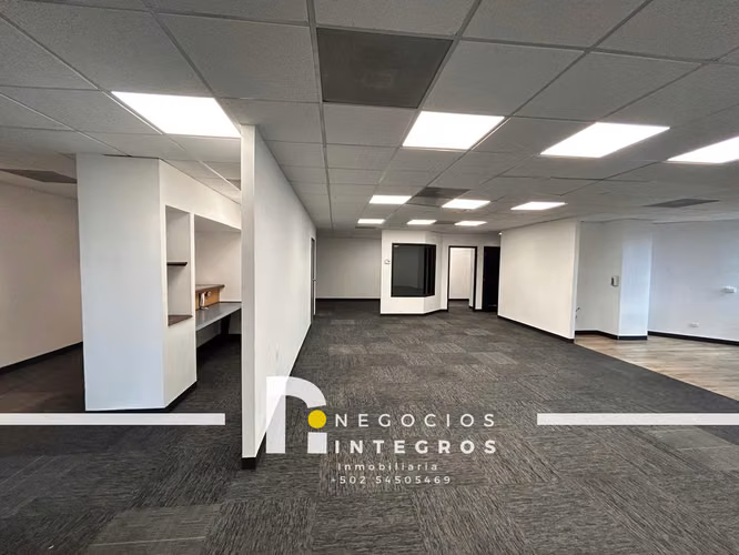 ALQUILO OFICINA 267 M2 EN ZONA 10, CON A/C - Miniatura 11