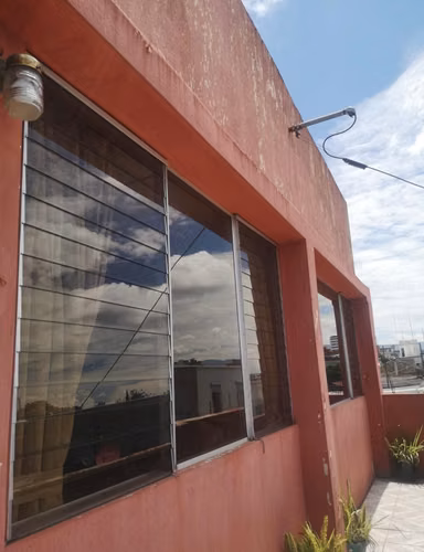 AMPLIA CASA EN RENTA PARA USO COMERCIAL EN ZONA 1 - Miniatura 2