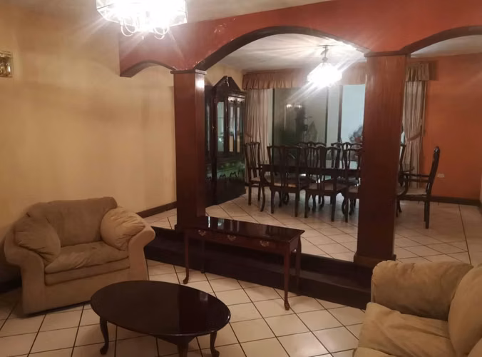 AMPLIA CASA EN RENTA PARA USO COMERCIAL EN ZONA 1 - Miniatura 9