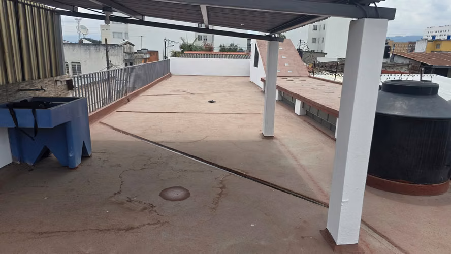 CASA COMERCIAL DE ESQUINA EN VENTA O RENTA EN ZONA 1 - Miniatura 18
