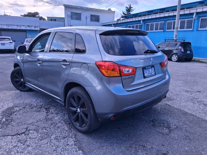MITSUBISHI OUTLANDER SPORT 4X4  RECIEN IMPORTADA / VISACUOTAS /ACEPTO VEHICULO - Imagen 2