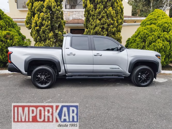 TOYOTA TACOMA SR5 4X4, MODELO 2026 - Imagen 2