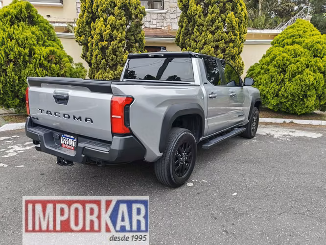 TOYOTA TACOMA SR5 4X4, MODELO 2026 - Imagen 3