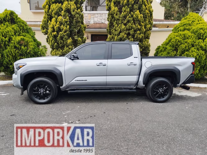 TOYOTA TACOMA SR5 4X4, MODELO 2026 - Imagen 4