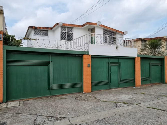 CASA EN RENTA PARA OFICINAS ZONA 12 - Image 1
