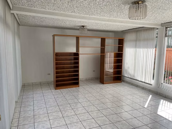 CASA EN RENTA PARA OFICINAS ZONA 12 - Miniatura 4