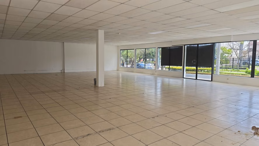 Local en Zona 9 - Image 1